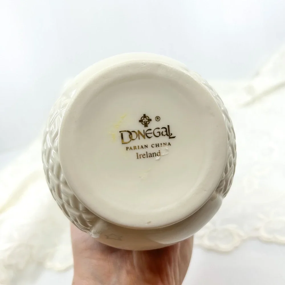 Vintage Wedding Vase Irish Claddagh Symbol Love Heart Donegal Parian China Vase